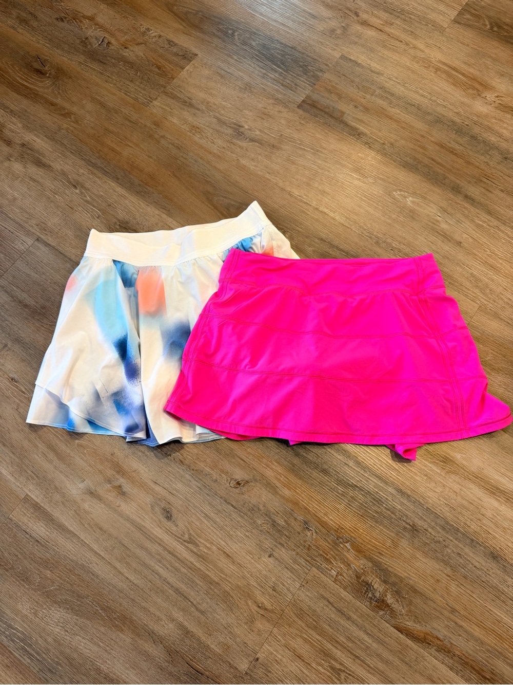 lululemon athletica Hot Pink & White Watercolor Skorts
